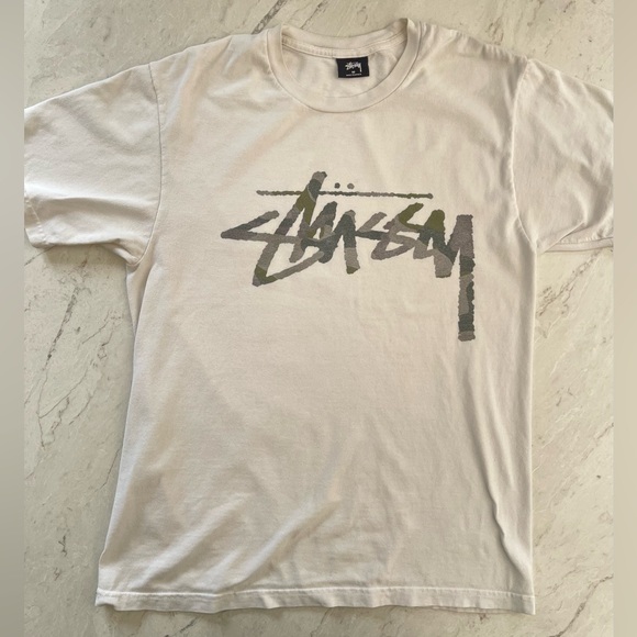 Y2K STUSSY White Tee with Olive & Black Camo Logo, Size Medium - Picture 9 of 10